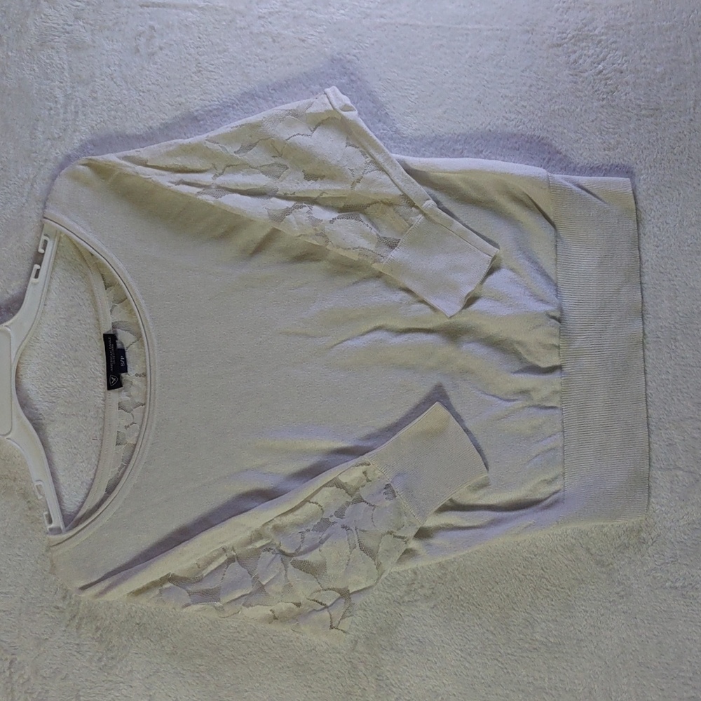 American Eagle Outfitters white 1/4 lace back knit shirt, Y2K, Preppy, Girly